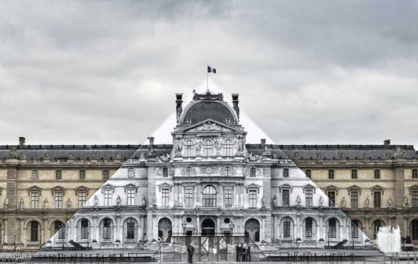 JR Pyramide Louvre 1